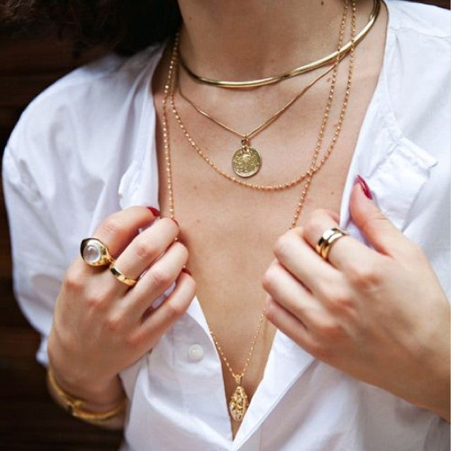 Minimalistischer Schmuck. Perfekt einfach oder einfach perfekt