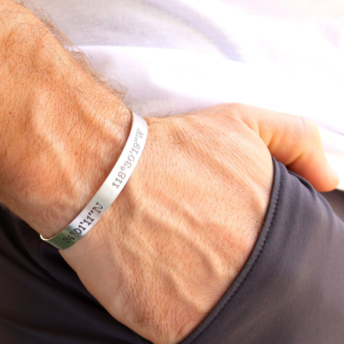 Personalisiertes Koordinatenarmband