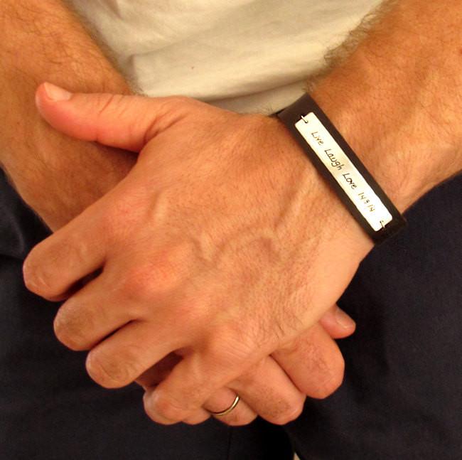 Graviertes Armband für Väter