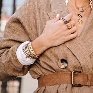 6 universelle Tipps: Kombinieren vom Schmuck. Modische Schmuckschichtung