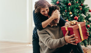 Beste Weihnachtsgeschenke für Männer - Interessante Weihnachtstraditionen der Welt - Ideen der personalisierten Schmuckgeschenke für Mann