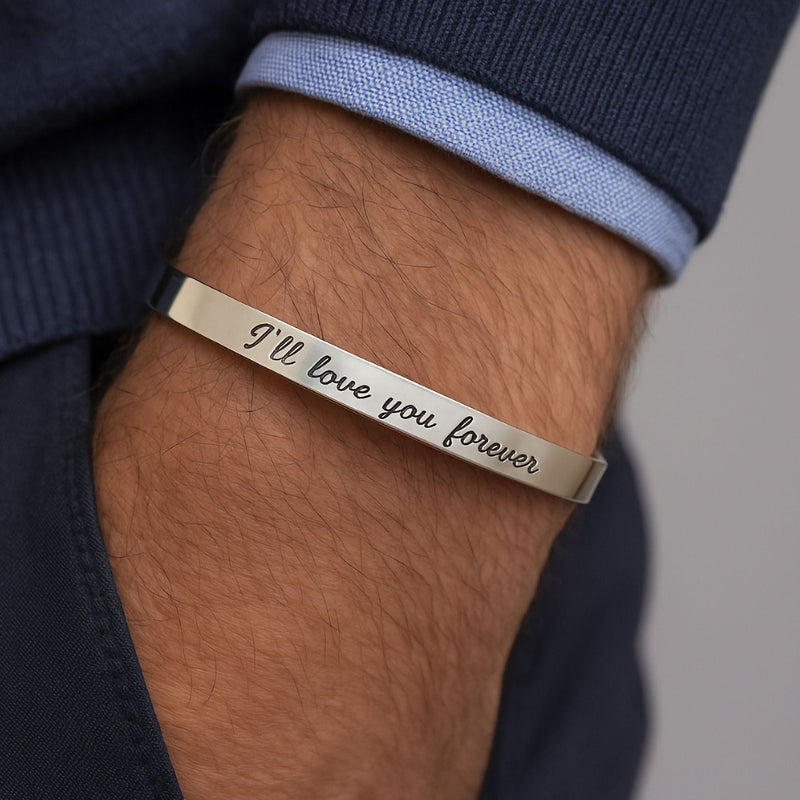 5 Schmuck Geschenkideen zum Vatertag: Graviertes Armband für Papa