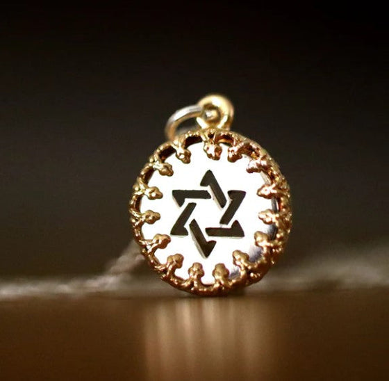 Personalisierter jüdischer Schmuck: Bedeutungsvolle Geschenke mit Liebe aus Israel graviert