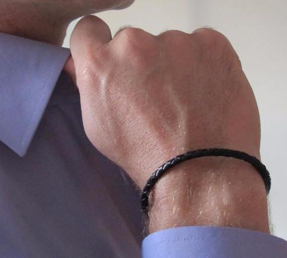 Herrenschmuck: Stil und Eleganz. Personalisierte Herrenarmbänder