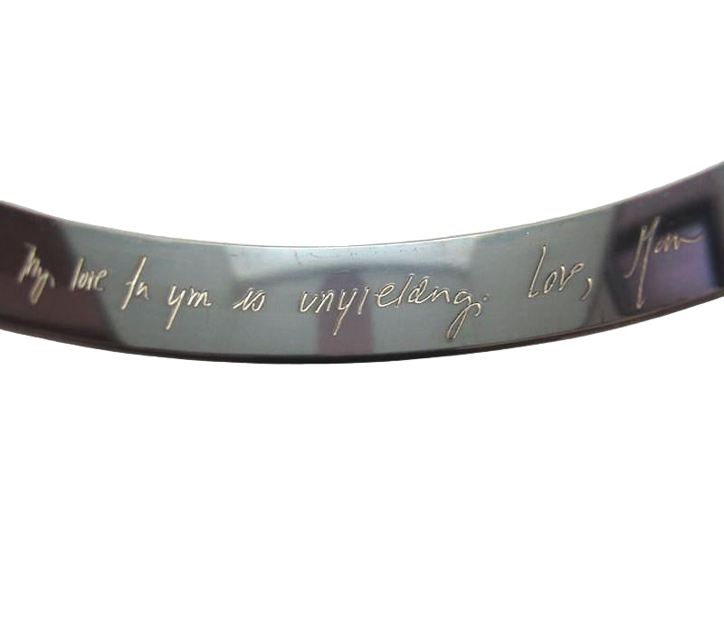 Schwarzes Armreif mit Handschriftgravur für Männer