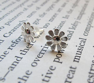 Flower Stud Earrings - Sterling Silver Camomiles