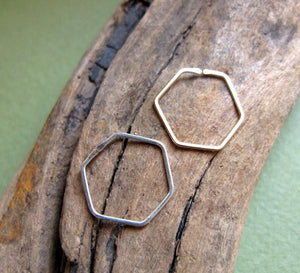 Geometrischer Sterlingsilber-Ohrring für Männer
