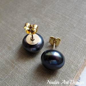 Black pearl stud earrings